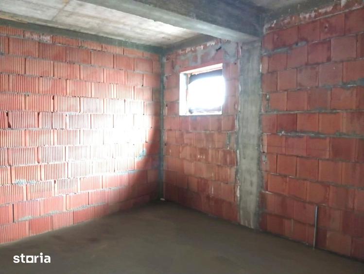 Casă cu 9 camere cu Teren 1400 Mp în Sânnicolau Mic