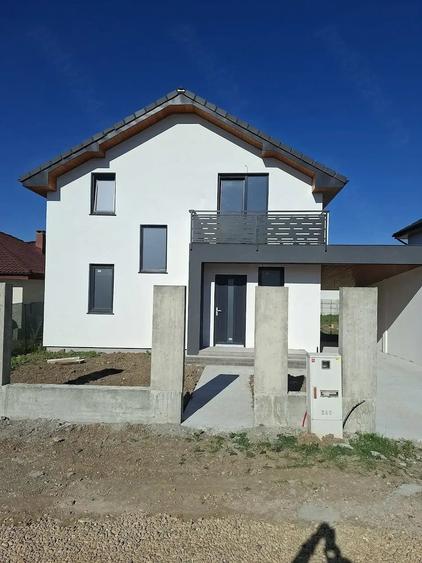 Casă cu 3 camere cu Teren 444 Mp în Central