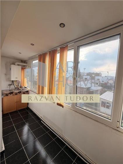 Apartament cu 3 camere decomandat, mobilat în Cioceanu