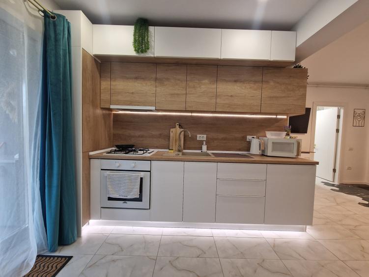 Apartament cu 2 camere semidecomandat în Tomis Plus