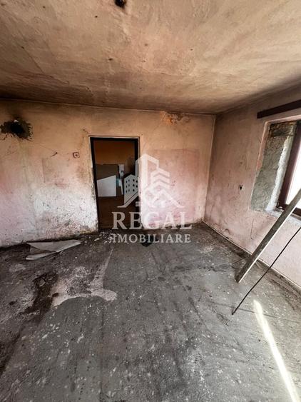 Casă individuală cu 3 camere cu Canalizare în Cristur