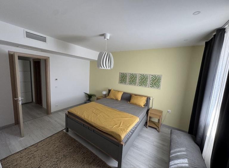 Apartament cu 2 camere decomandat în Văcăresti