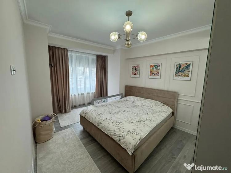 Apartament cu 4 camere decomandat în Central