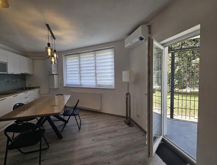 Apartament cu 3 camere decomandat în Exterior Vest