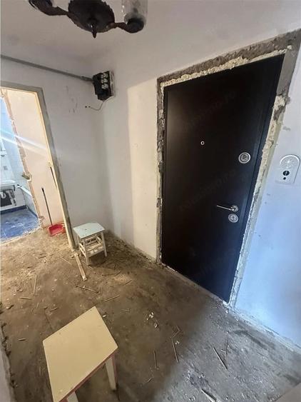 Decomandat la etajul 1 cu 2 balcoane, aproape de Mall - 8