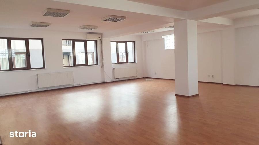 Spațiu comercial, de 114 mp, în Centrul Civic