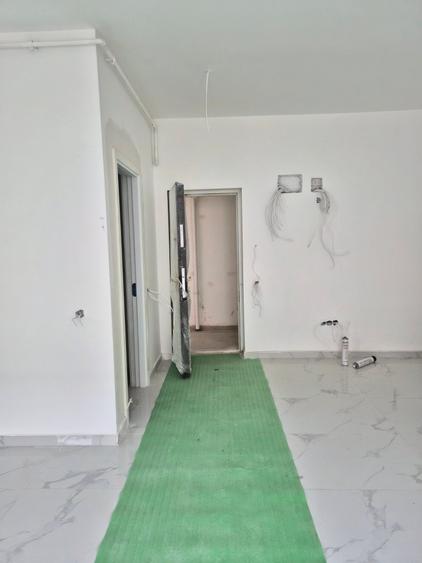 Garsonieră decomandată în Haliu