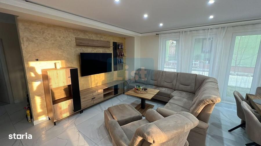 Casă cu 4 camere în Sânnicoară