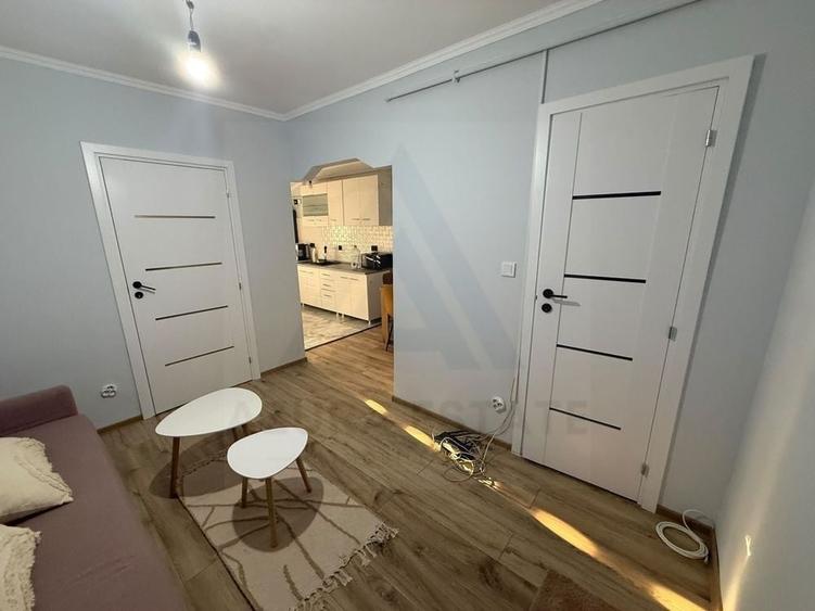 Apartament cu 2 camere semidecomandat, mobilat în Central