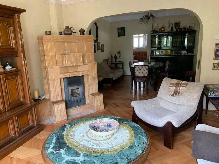 Casă cu Teren 480 Mp în Central