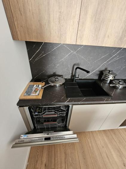 Apartament cu 2 camere semidecomandat în Mărăști