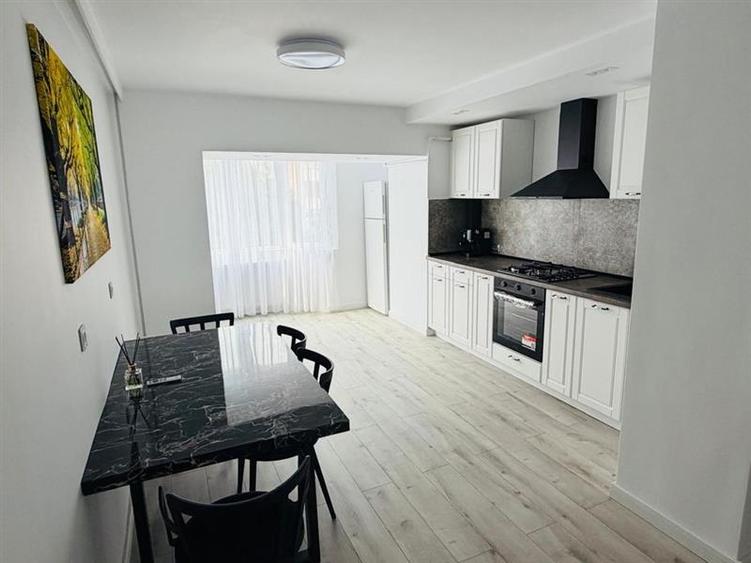 Apartament cu 2 camere semidecomandat, mobilat în Plopilor