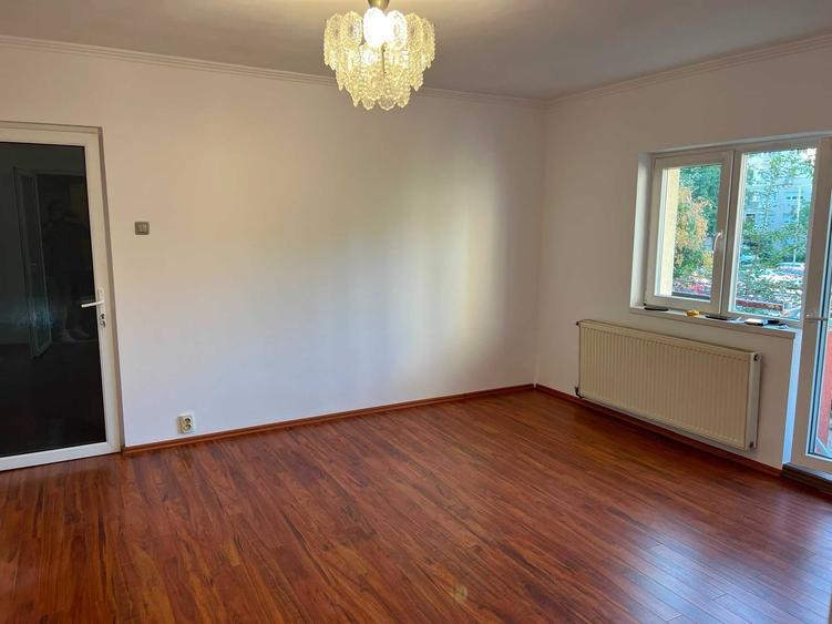Apartament cu 2 camere semidecomandat în Micro 16