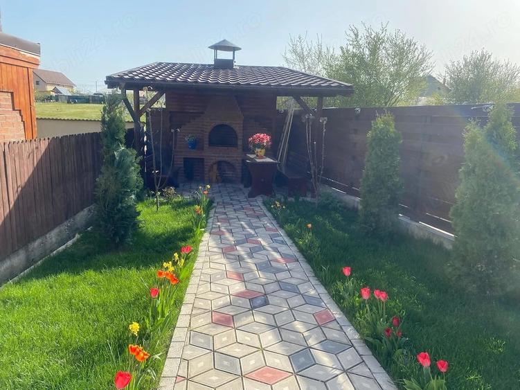 Casă cu 4 camere cu Teren 250 Mp în Geamăna
