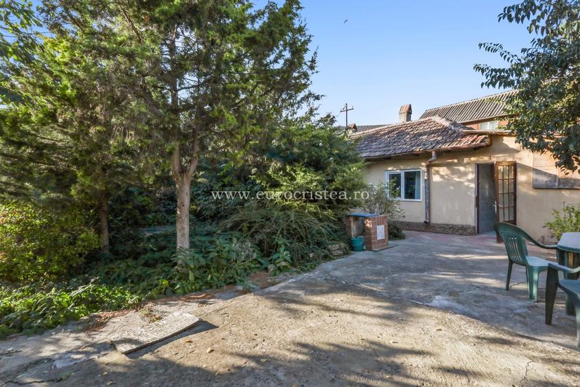 Casă cu 4 camere cu Teren 656 Mp în Central