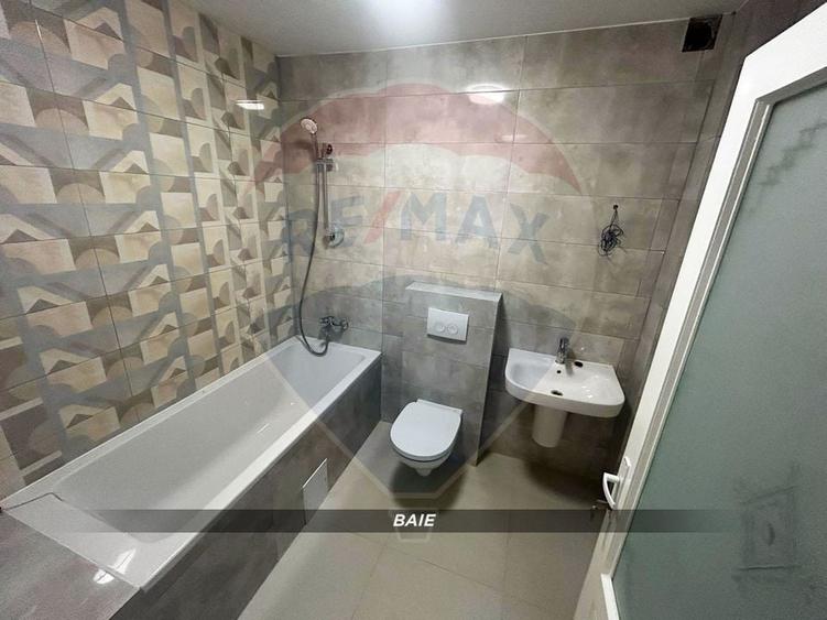 Birou, de 350 mp, în Valea Roșie