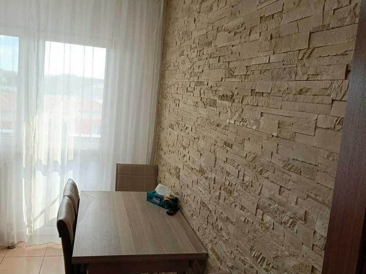 Apartament cu 2 camere decomandat în George Enescu