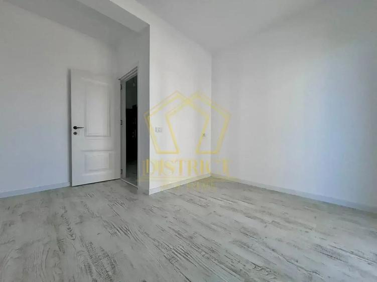 Apartament cu 3 camere decomandat în Dumbrăvița