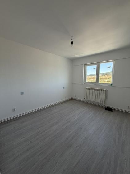 Apartament cu 3 camere în Aghireșu