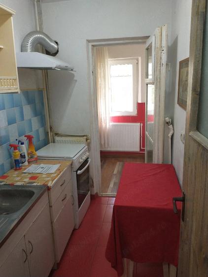 Garsonieră decomandată în Gorjului