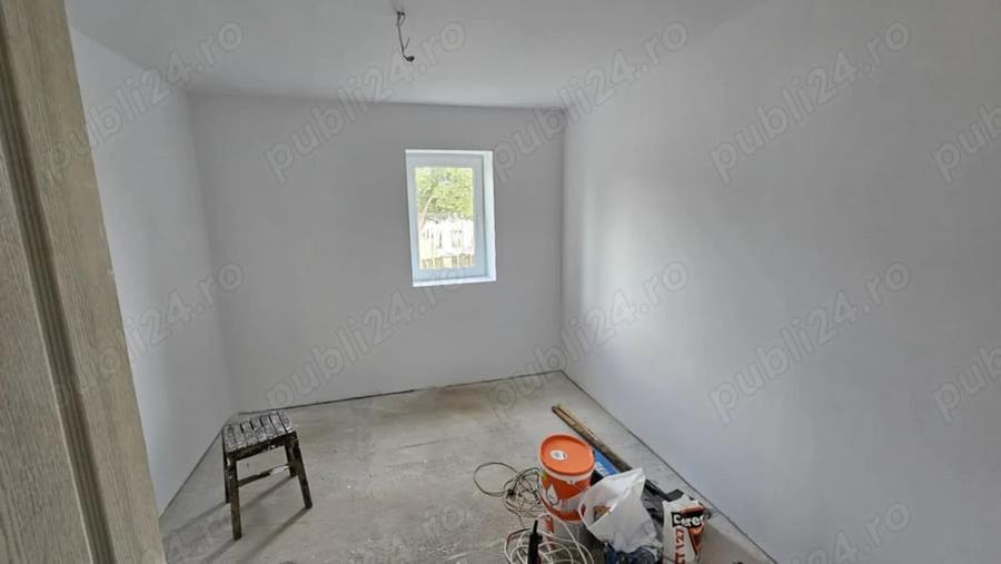 Casă cu 4 camere cu Teren 900 Mp în Central