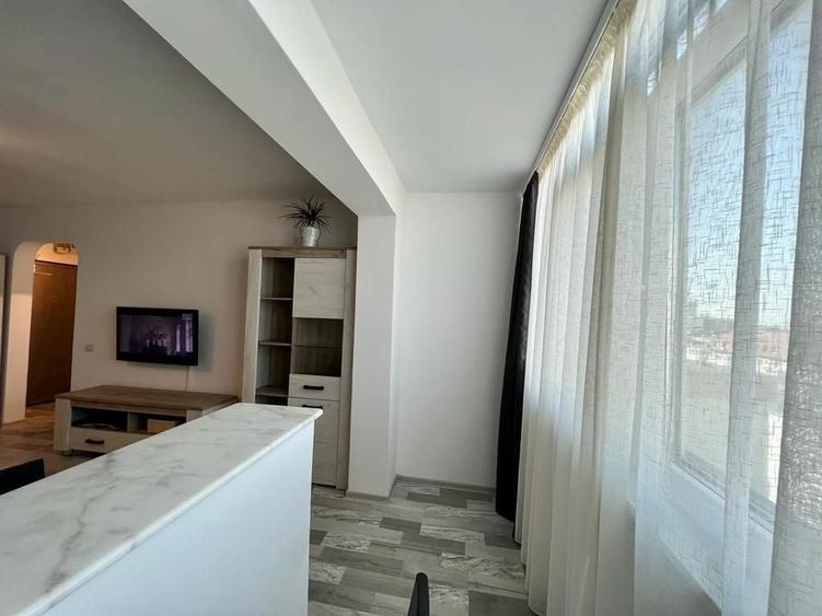 Apartament cu 2 camere decomandat în Casa de Cultură