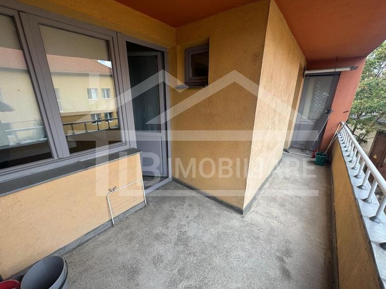 Apartament cu 3 camere decomandat, mobilat în 22 Decembrie 1989