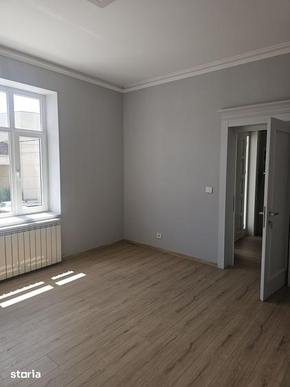 Spațiu comercial, de 450 mp, în Copou