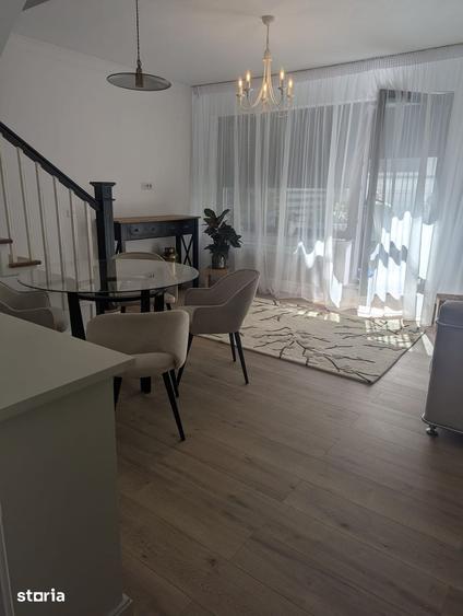 Casă cu 5 camere cu Teren 89 Mp în Străulești