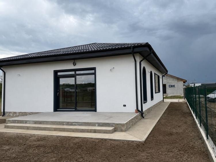 Casă cu 4 camere în Dumbrăveni