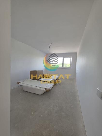 Apartament cu 3 camere decomandat în Metalurgiei