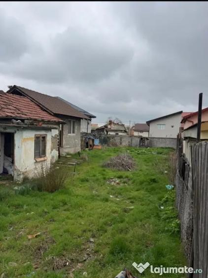 Casă cu 2 camere cu Teren 420 Mp în Central