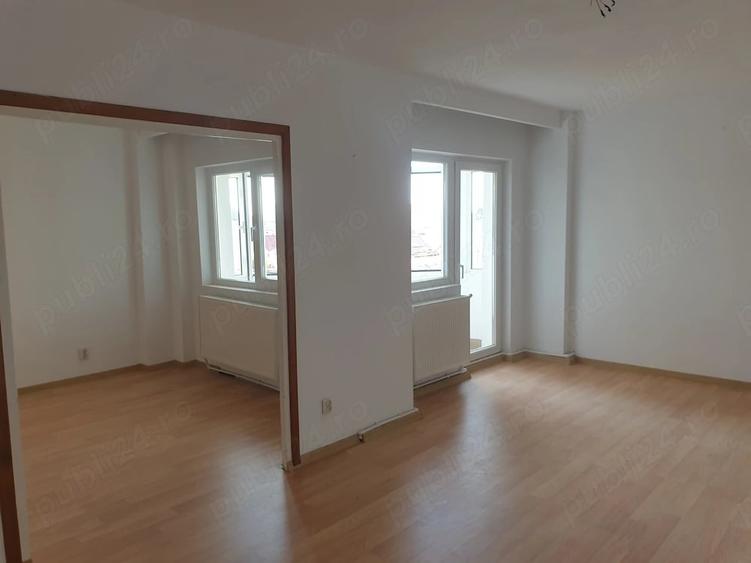 Apartament cu 4 camere decomandat, mobilat în Ultracentral