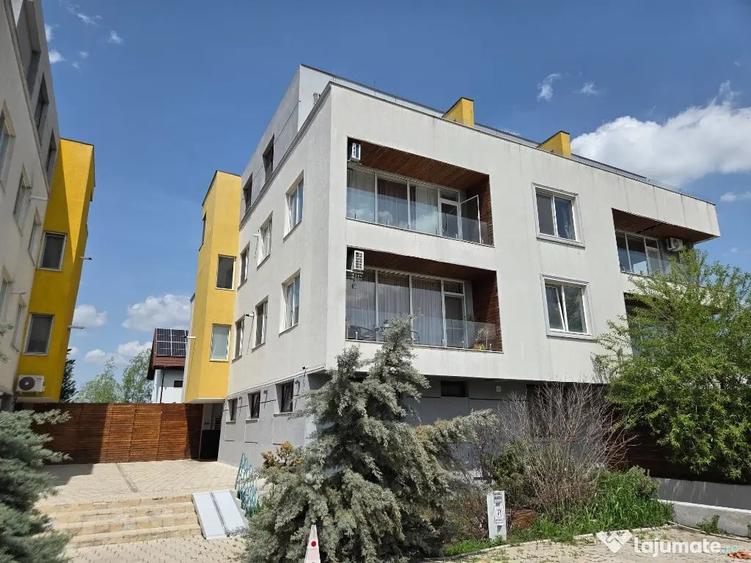 Apartament cu 3 camere decomandat în Băneasa