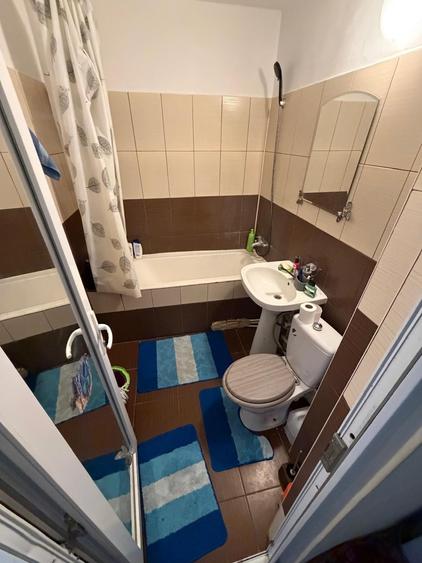 Apartament cu 4 camere semidecomandat în Tomis Nord