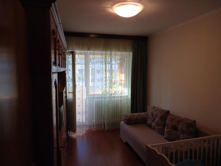 Apartament cu 4 camere decomandat în Pantelimon