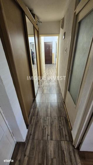 Apartament cu 3 camere în Cetate
