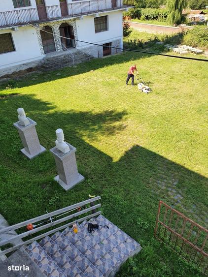 Casă cu Teren 2000 Mp în Baia de Fier