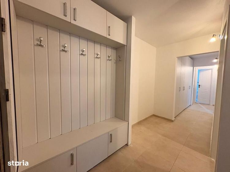 Apartament cu 3 camere, mobilat în Băneasa