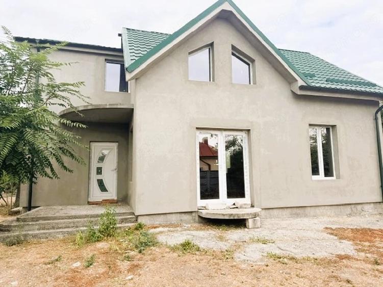 Casă cu Teren 576 Mp în Cepari