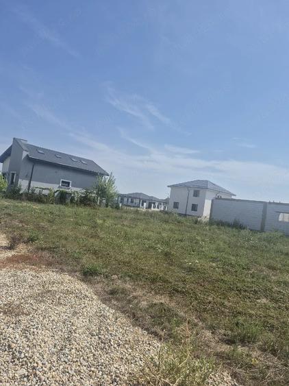 Teren de 600 mp, în Gulia