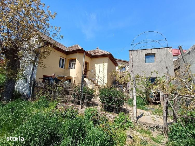 Casă cu 3 camere cu Teren 260 Mp în Central