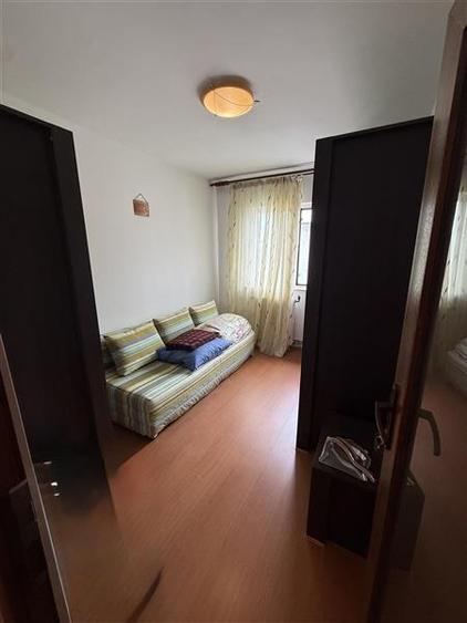 Apartament cu 4 camere decomandat în Inel II