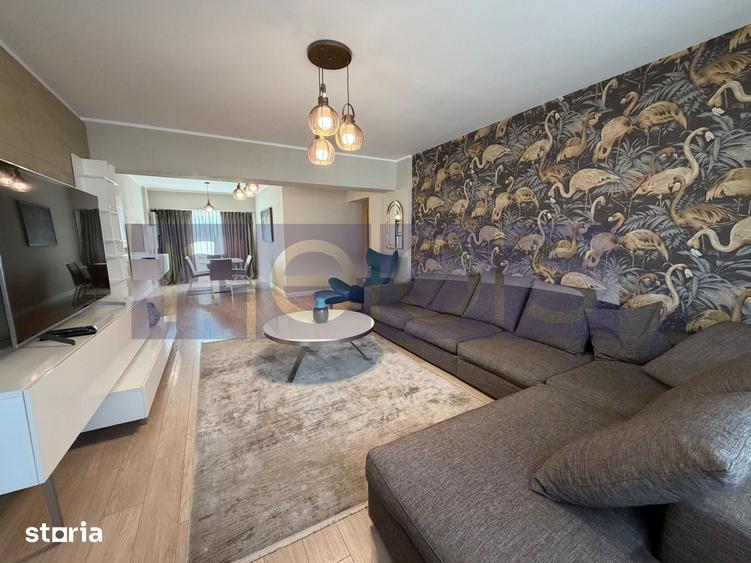 Apartament cu 4 camere decomandat în Victoriei