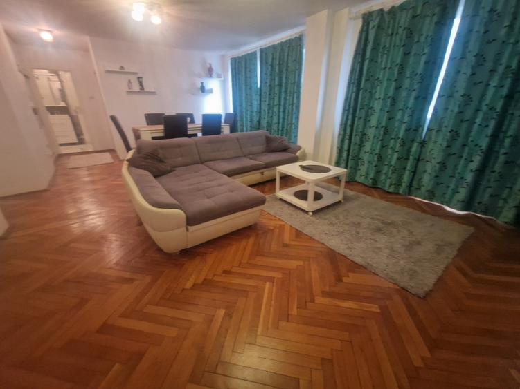 Apartament cu 3 camere decomandat în Circumvalațiunii