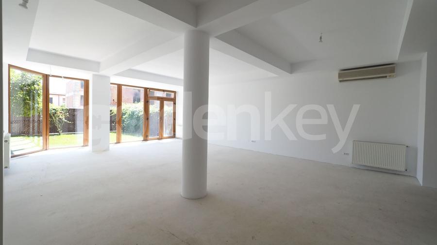 Duplex cu 6 camere cu Canalizare în Iancu Nicolae
