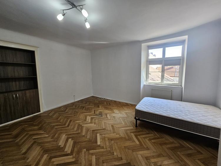 Garsonieră semidecomandată în Central