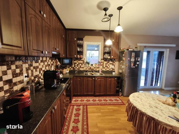 Casă cu 4 camere cu Teren 3000 Mp în Central