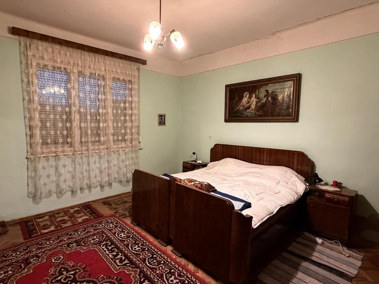 Casă individuală cu 3 camere cu Teren 1501 Mp în Central