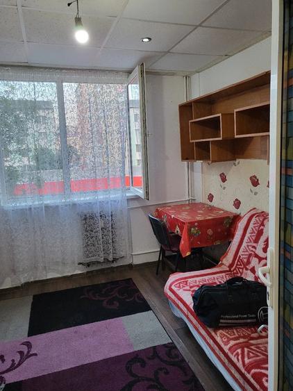 Garsonieră semidecomandată în Central